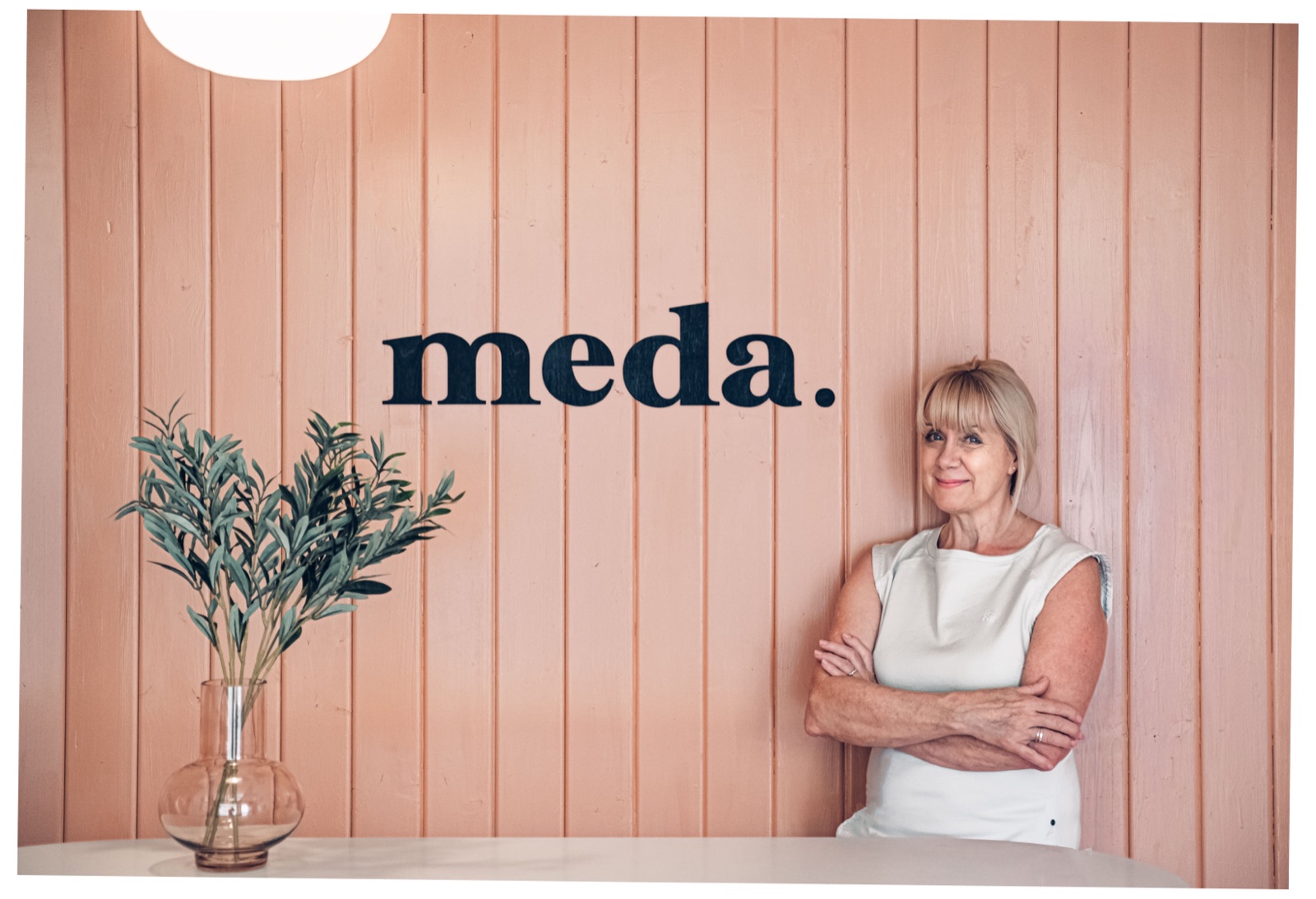 Meda — interiér salonu — 8