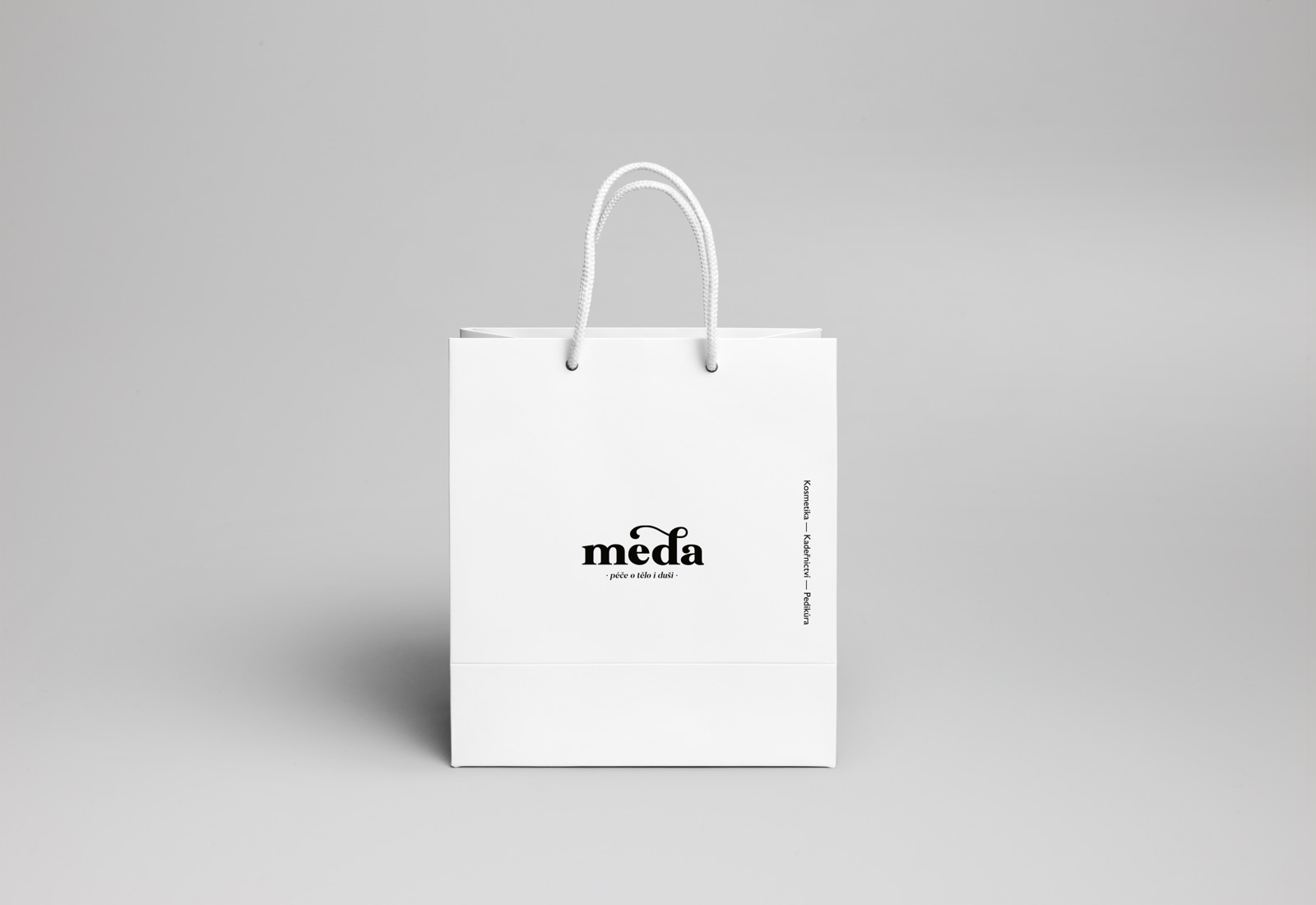 Meda — interiér salonu — 19
