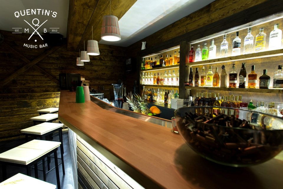 Quentin's — music bar — 3